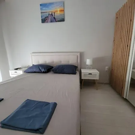 Modern Apartment! *